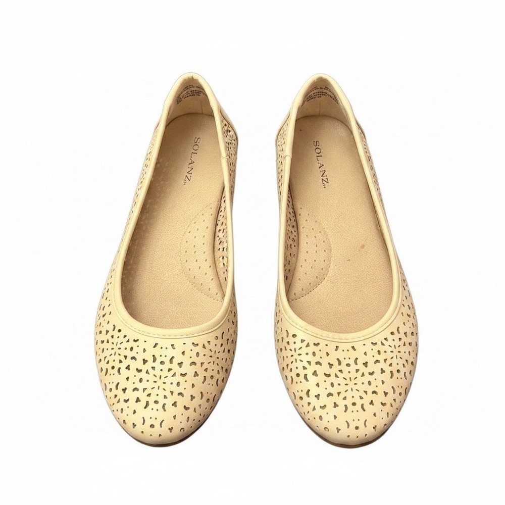 Solanz Cream Cailyn Cut Out Slip On Ballet Flat Size‎ 8.5M